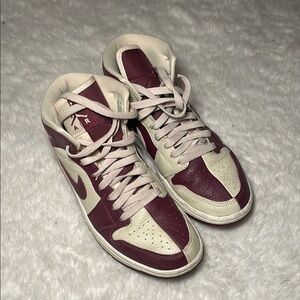 WMNS Air Jordan I Mid SE ‘Split - Beach Cherrywood’